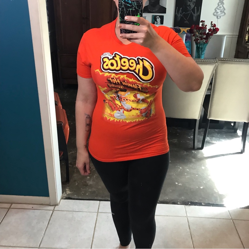 FREE Hot Topic Cheetos Bright Neon Orange Men’s T-Shirt Small S Chester Cheetah - Picture 7 of 7